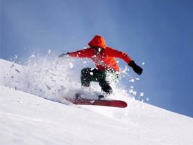 投身冰雪強國建設 譜寫無悔青春樂章