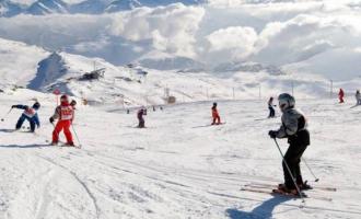 吉林加強冰雪經濟冰雪產業研究