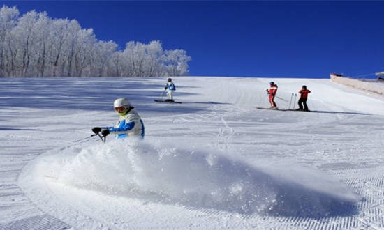 冰雪體育產業拉動就業與消費 促綠色轉型