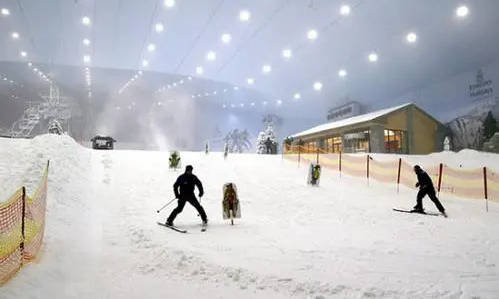 室內(nèi)滑雪場(chǎng)