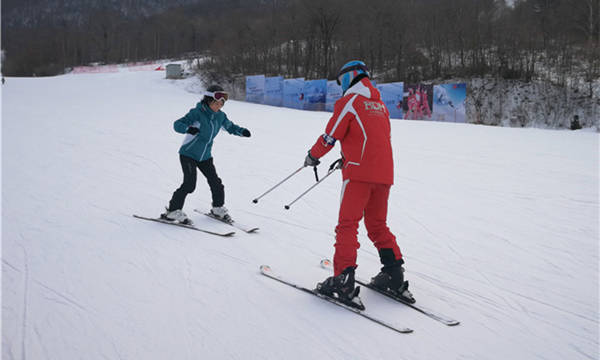 青少年成春節假期冰雪運動消費主力 2