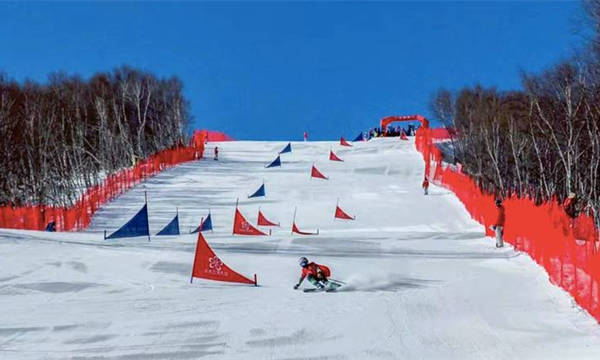 鼓勵(lì)學(xué)生上冰上雪，北京市級(jí)冰雪示范校已有200多所