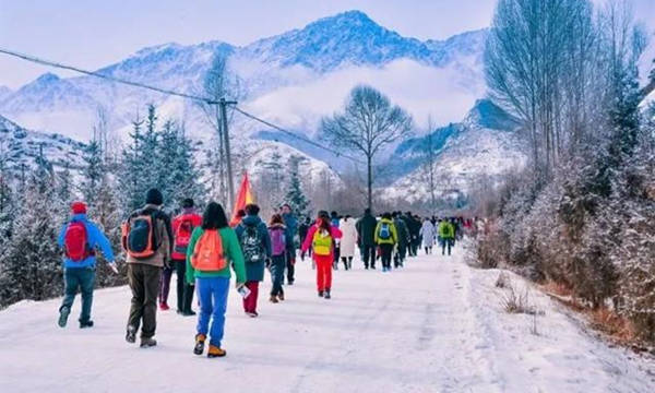 大力發展冰雪旅游經濟，將“冷”資源變成“熱”產業 3