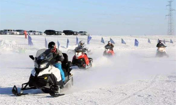 青島冰雪節(jié)預熱冬奧會 奧運冠軍現身為冰雪少年助力