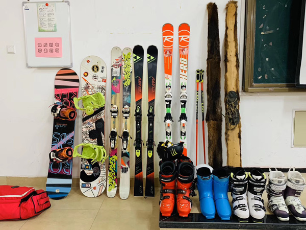 天津滑雪協會聯合薊洲國際雪場開啟冰雪進校園6