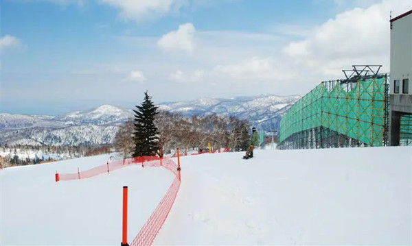 滑雪場設計公司